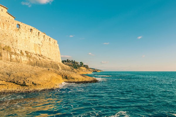 What Unique Experiences Can You Encounter While Visiting the UK?