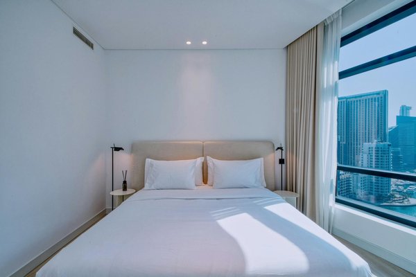 What Unique Experiences Does Cruise Tourism Offer in the UK?